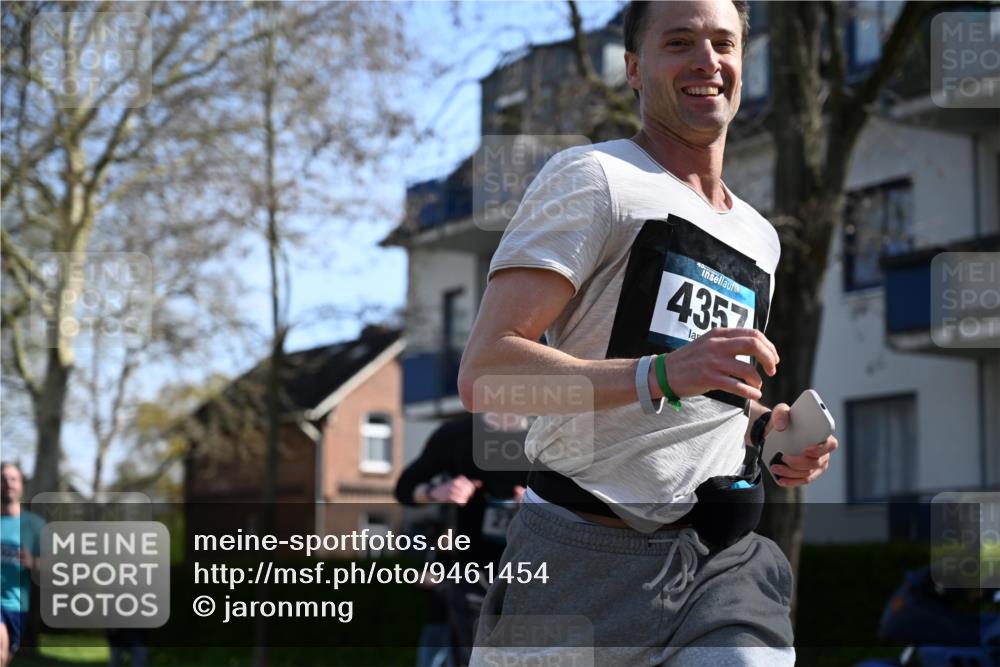 12.04.2026 - 45. Internationalen Wilhelmsburger Insellauf J. Mangold http://msf.ph/oto/9461454 12.04.2026 10:46:07 Ziel 3256, 3848, 3849, 5690, 4182, 2460, 2706, 4357, 3952, 4755, 3480, 5050, 5598, 3635, 4762, 5466, 2596, 3008, 4631, 2841, 5726, 5562, 3484, 4331, 3553, 3713, 3860, 5538, 4706, 4700, 5803 meine-sportfotos.de