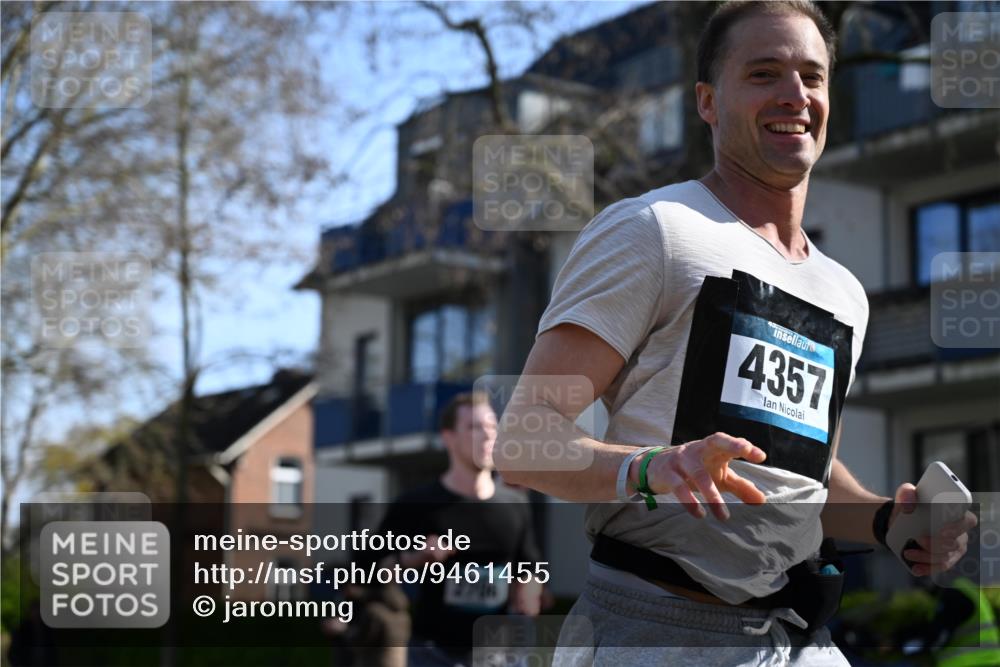 12.04.2026 - 45. Internationalen Wilhelmsburger Insellauf J. Mangold http://msf.ph/oto/9461455 12.04.2026 10:46:07 Ziel 3256, 3848, 3849, 5690, 4182, 2460, 2706, 4357, 3952, 4755, 3480, 5050, 5598, 3635, 4762, 5466, 2596, 3008, 4631, 2841, 5726, 5562, 3484, 4331, 3553, 3713, 3860, 5538, 4706, 4700, 5803 meine-sportfotos.de