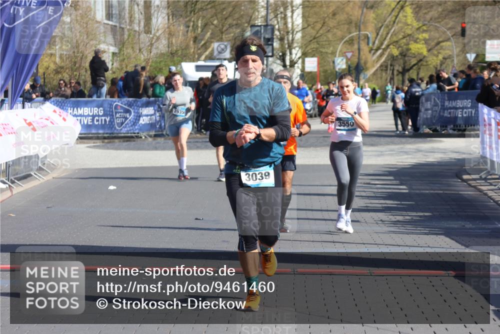 12.04.2026 - 45. Internationalen Wilhelmsburger Insellauf Strokosch-Dieckow http://msf.ph/oto/9461460 12.04.2026 10:51:22 Ziel 3039, 3550, 4659 meine-sportfotos.de