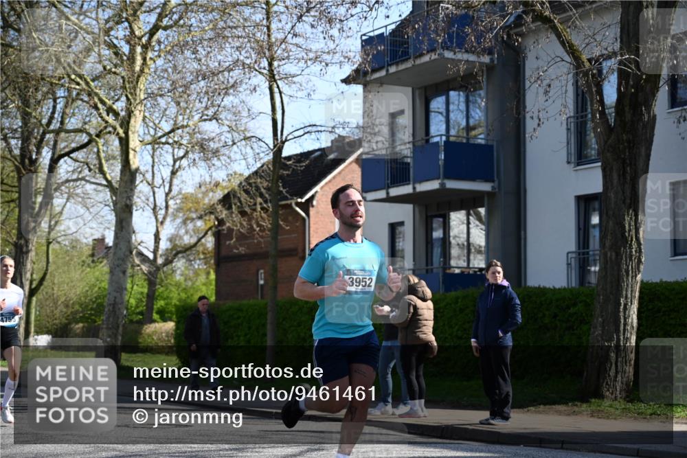 12.04.2026 - 45. Internationalen Wilhelmsburger Insellauf J. Mangold http://msf.ph/oto/9461461 12.04.2026 10:46:08 Ziel 3256, 3848, 3849, 5690, 4182, 2460, 2706, 4357, 3952, 4755, 3480, 5050, 5598, 3635, 4762, 5466, 2596, 3008, 4631, 2841, 5726, 5562, 5562, 3484, 4331, 3553, 3713, 3860, 5538, 4706, 4700, 5803 meine-sportfotos.de