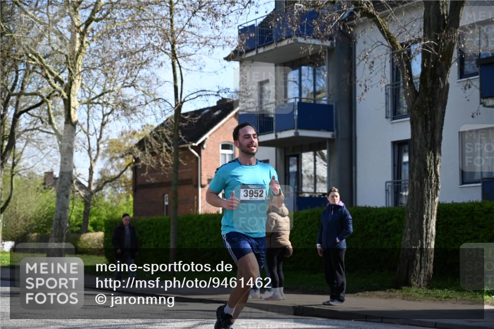 12.04.2026 - 45. Internationalen Wilhelmsburger Insellauf J. Mangold http://msf.ph/oto/9461462 12.04.2026 10:46:08 Ziel 3256, 3848, 3849, 5690, 4182, 2460, 2706, 4357, 3952, 4755, 3480, 5050, 5598, 3635, 4762, 5466, 2596, 3008, 4631, 2841, 5726, 5562, 5562, 3484, 4331, 3553, 3713, 3860, 5538, 4706, 4700, 5803 meine-sportfotos.de