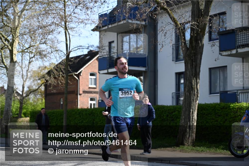 12.04.2026 - 45. Internationalen Wilhelmsburger Insellauf J. Mangold http://msf.ph/oto/9461464 12.04.2026 10:46:08 Ziel 3256, 3848, 3849, 5690, 4182, 2460, 2706, 4357, 3952, 4755, 3480, 5050, 5598, 3635, 4762, 5466, 2596, 3008, 4631, 2841, 5726, 5562, 5562, 3484, 4331, 3553, 3713, 3860, 5538, 4706, 4700, 5803 meine-sportfotos.de