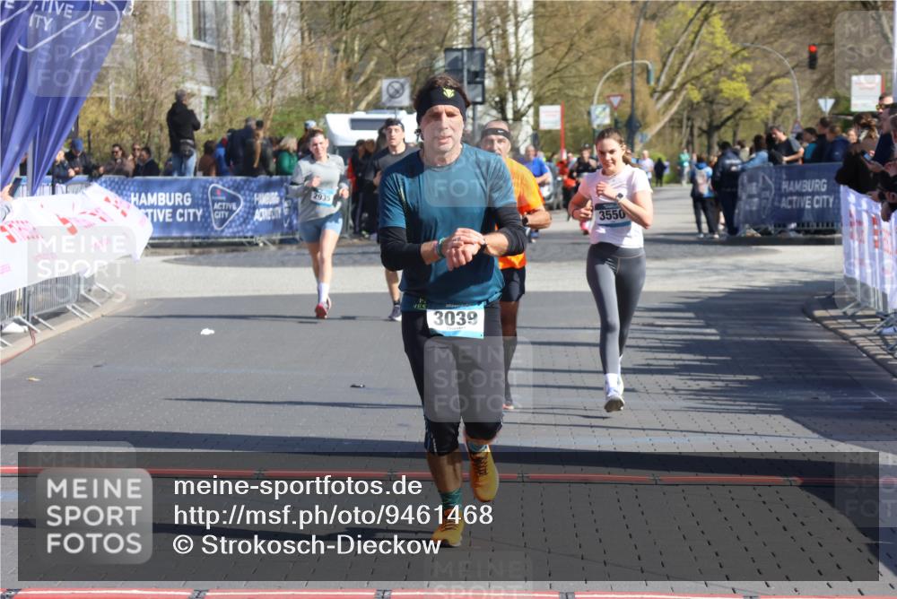 12.04.2026 - 45. Internationalen Wilhelmsburger Insellauf Strokosch-Dieckow http://msf.ph/oto/9461468 12.04.2026 10:51:22 Ziel 3039, 3550, 4659 meine-sportfotos.de