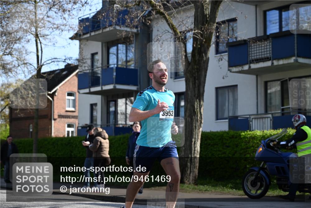 12.04.2026 - 45. Internationalen Wilhelmsburger Insellauf J. Mangold http://msf.ph/oto/9461469 12.04.2026 10:46:09 Ziel 3848, 3849, 5690, 4182, 2460, 2706, 4357, 3952, 4755, 3480, 5050, 5598, 3635, 4762, 5466, 2596, 3008, 4631, 2841, 5726, 5562, 3484, 4331, 3553, 3713, 3860, 5538, 4706, 4700, 5803 meine-sportfotos.de