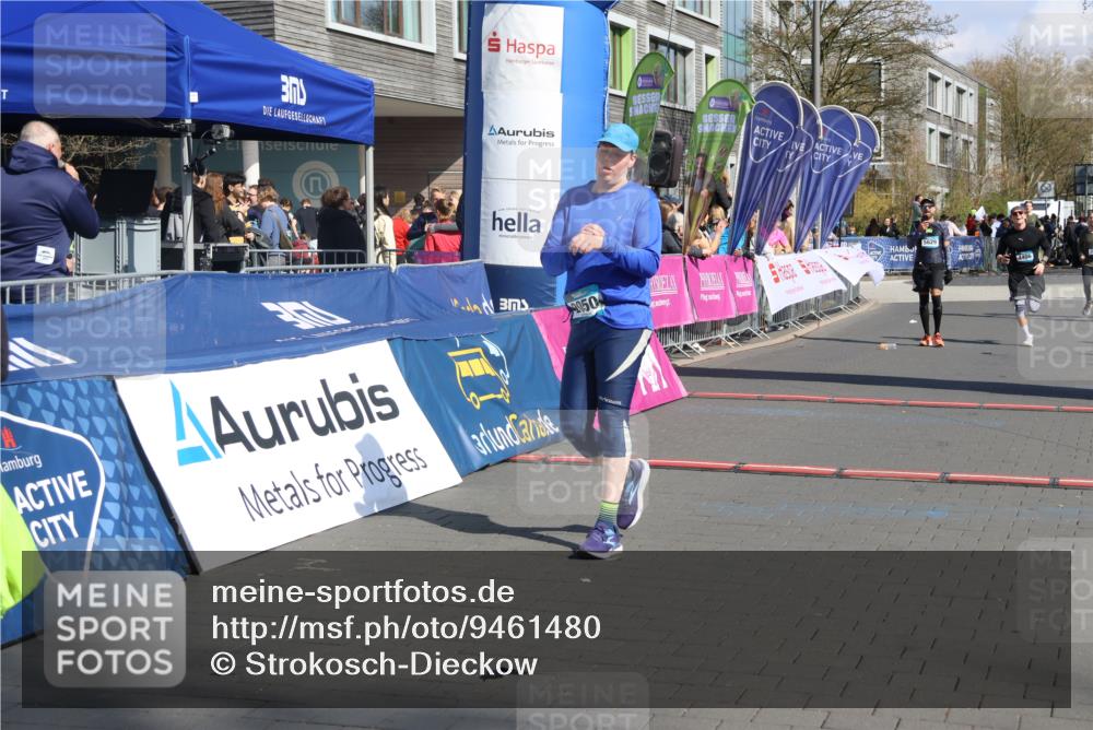 12.04.2026 - 45. Internationalen Wilhelmsburger Insellauf Strokosch-Dieckow http://msf.ph/oto/9461480 12.04.2026 11:09:26 Ziel 3701, 2050, 4406 meine-sportfotos.de