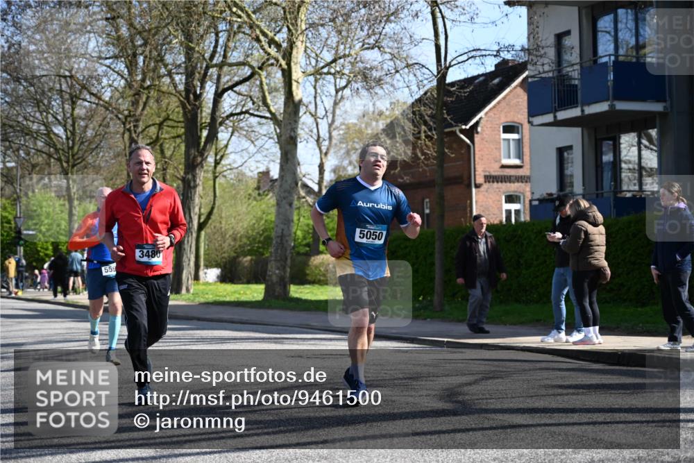 12.04.2026 - 45. Internationalen Wilhelmsburger Insellauf J. Mangold http://msf.ph/oto/9461500 12.04.2026 10:46:12 Ziel 2460, 2706, 4357, 3952, 4755, 3480, 5050, 5598, 3635, 4762, 5466, 2596, 3008, 3008, 4631, 2841, 5726, 5562, 3484, 4331, 3553, 3713, 3713, 3860, 5538, 4706, 4700, 5803, 2206, 5421, 5626, 3493, 3494 meine-sportfotos.de