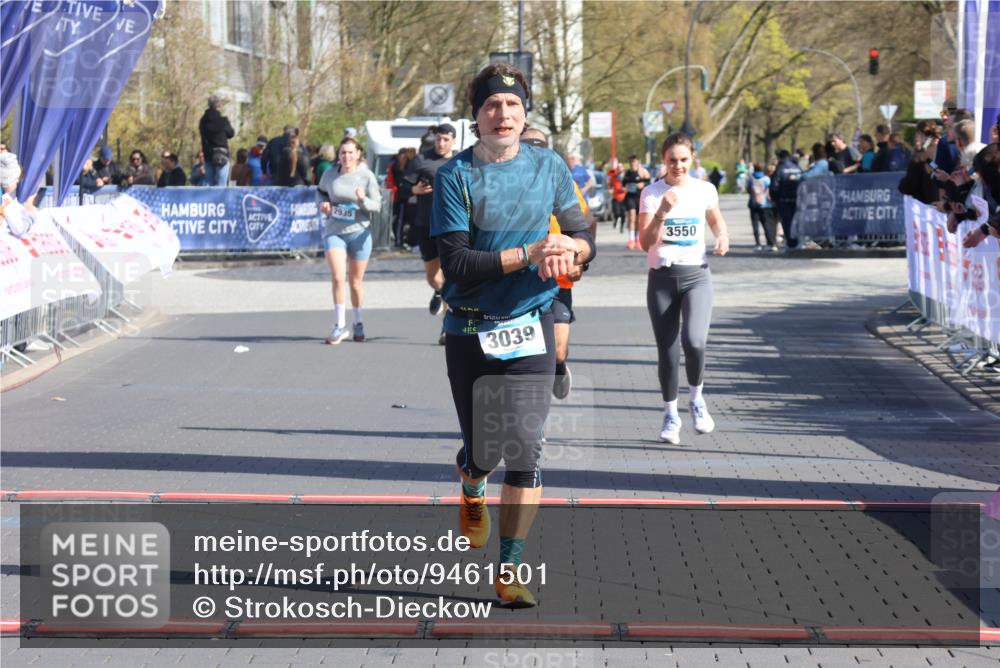 12.04.2026 - 45. Internationalen Wilhelmsburger Insellauf Strokosch-Dieckow http://msf.ph/oto/9461501 12.04.2026 10:51:22 Ziel 3039, 3550, 4659 meine-sportfotos.de
