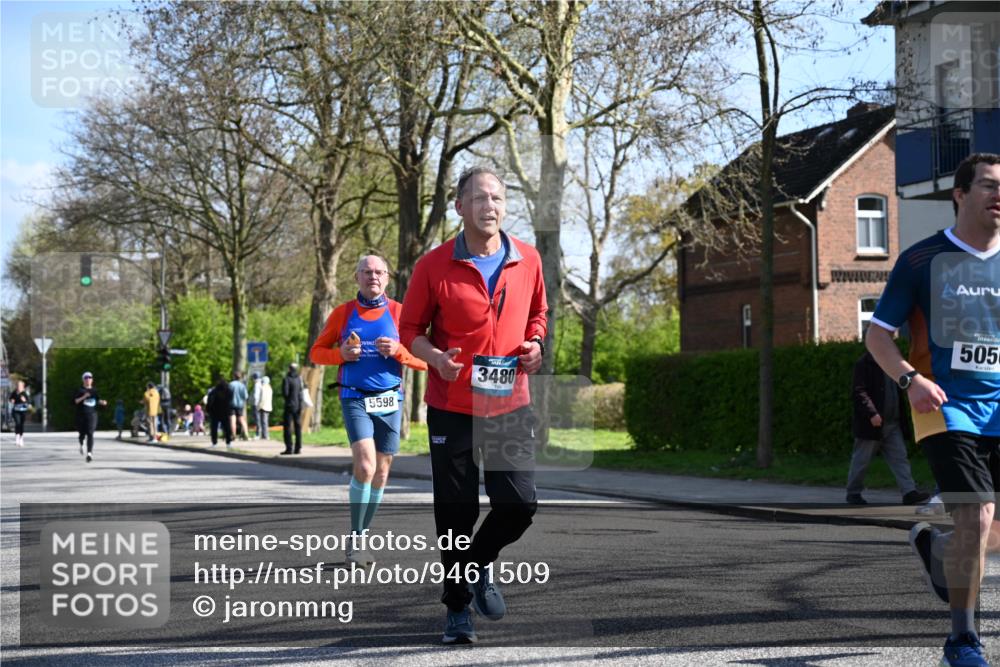 12.04.2026 - 45. Internationalen Wilhelmsburger Insellauf J. Mangold http://msf.ph/oto/9461509 12.04.2026 10:46:13 Ziel 2460, 2706, 4357, 3952, 4755, 3480, 5050, 5598, 3635, 4762, 5466, 2596, 3008, 4631, 2841, 5726, 5562, 3484, 4331, 3553, 3713, 3860, 5538, 4706, 4700, 5803, 2206, 5421, 5626, 3493, 3494, 3010, 3854 meine-sportfotos.de