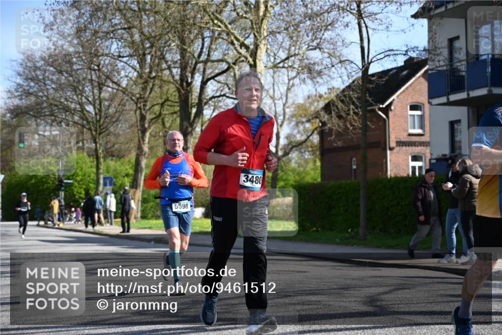 12.04.2026 - 45. Internationalen Wilhelmsburger Insellauf J. Mangold http://msf.ph/oto/9461512 12.04.2026 10:46:13 Ziel 2460, 2706, 4357, 3952, 4755, 3480, 5050, 5598, 3635, 4762, 5466, 2596, 3008, 4631, 2841, 5726, 5562, 3484, 4331, 3553, 3713, 3860, 5538, 4706, 4700, 5803, 2206, 5421, 5626, 3493, 3494, 3010, 3854 meine-sportfotos.de