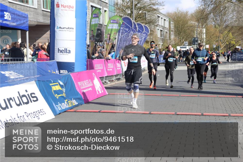12.04.2026 - 45. Internationalen Wilhelmsburger Insellauf Strokosch-Dieckow http://msf.ph/oto/9461518 12.04.2026 11:09:30 Ziel 4406, 3169, 2699, 3005, 5629 meine-sportfotos.de