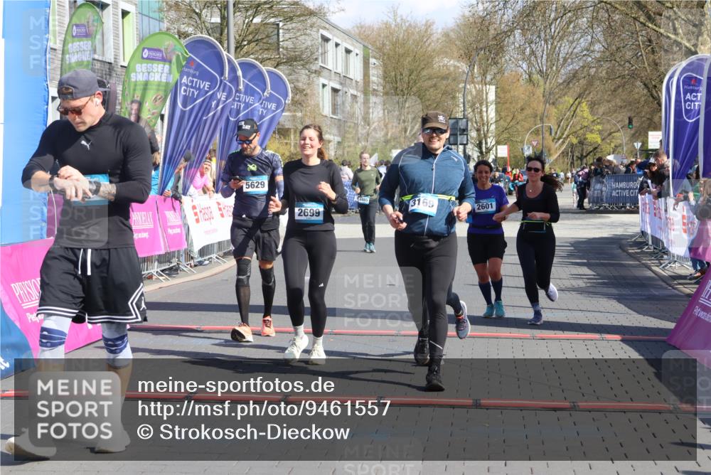 12.04.2026 - 45. Internationalen Wilhelmsburger Insellauf Strokosch-Dieckow http://msf.ph/oto/9461557 12.04.2026 11:09:33 Ziel 4406, 3169, 2699, 3005, 5629, 2620, 2601 meine-sportfotos.de