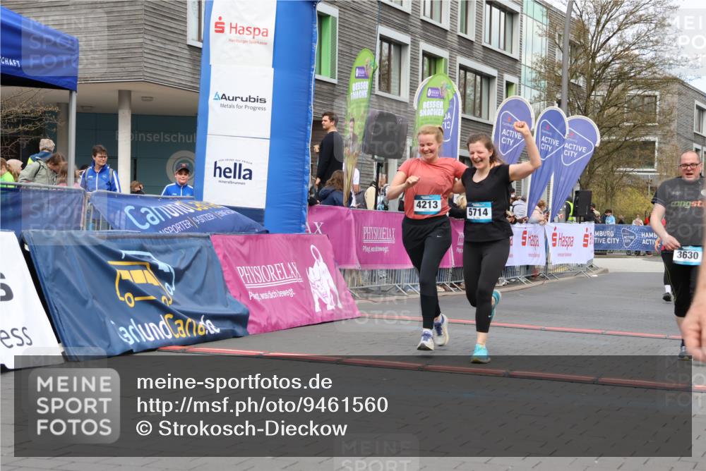 12.04.2026 - 45. Internationalen Wilhelmsburger Insellauf Strokosch-Dieckow http://msf.ph/oto/9461560 12.04.2026 13:18:38 Ziel 3879, 3630, 5714, 4213, 2516, 2517, 4031 meine-sportfotos.de