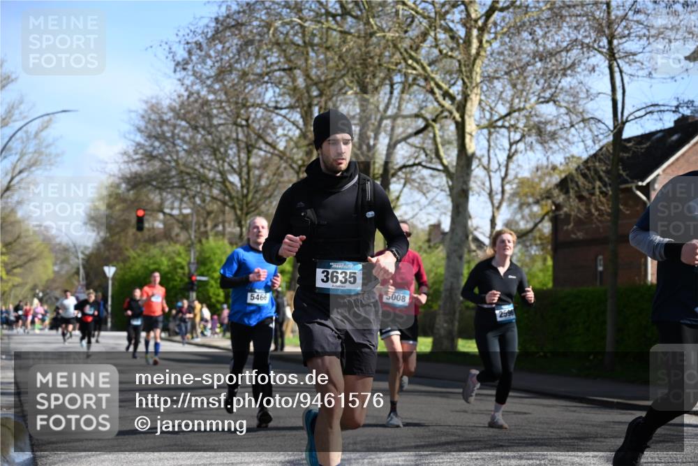 12.04.2026 - 45. Internationalen Wilhelmsburger Insellauf J. Mangold http://msf.ph/oto/9461576 12.04.2026 10:46:26 Ziel 3480, 5050, 5598, 3635, 4762, 5466, 2596, 3008, 4631, 2841, 5726, 5562, 3484, 4331, 3553, 3713, 3860, 3860, 5538, 4706, 4700, 5803, 2206, 5421, 5626, 3493, 3494, 3010, 3854, 2393, 2845, 3332, 3349, 4297, 3830, 3098, 5445 meine-sportfotos.de