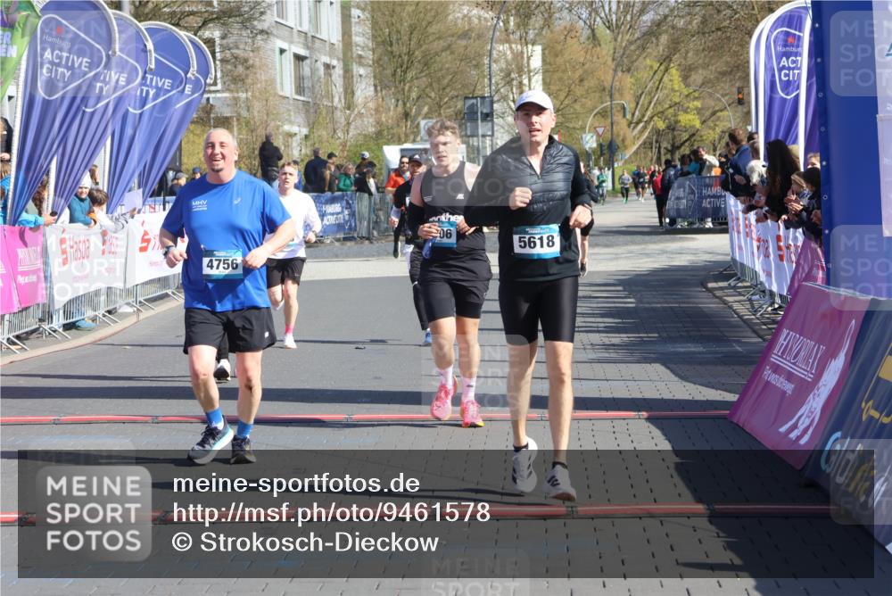 12.04.2026 - 45. Internationalen Wilhelmsburger Insellauf Strokosch-Dieckow http://msf.ph/oto/9461578 12.04.2026 10:51:38 Ziel 5618, 4756, 2506, 3996, 5608 meine-sportfotos.de