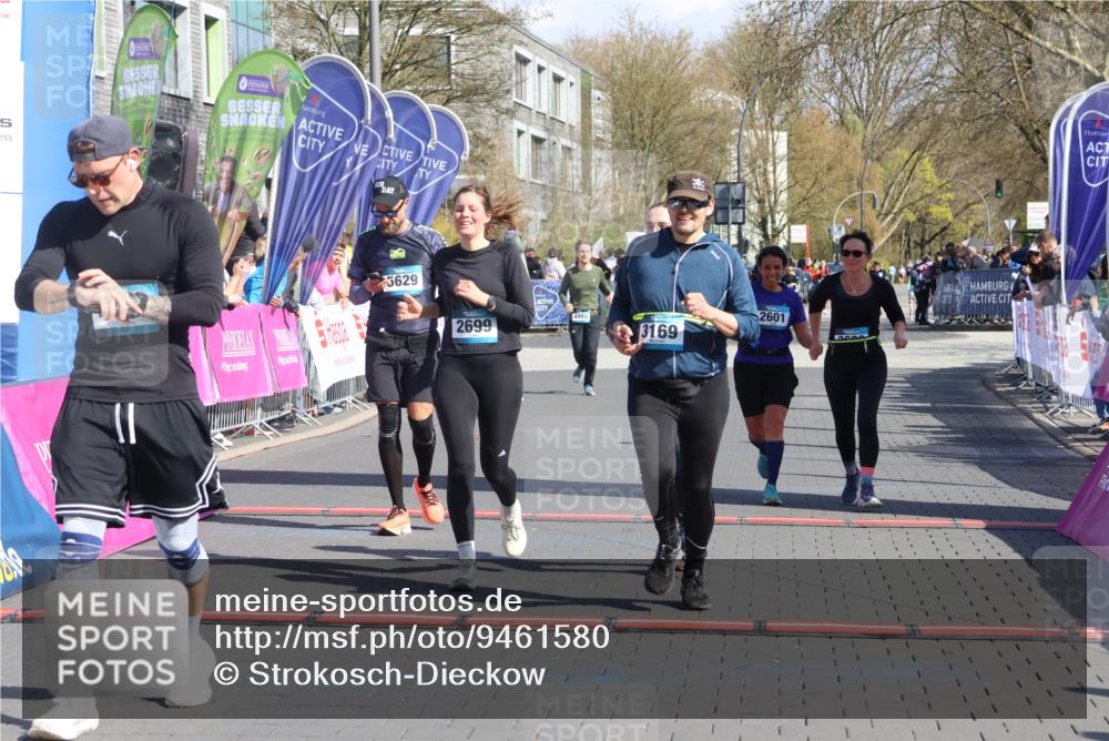 12.04.2026 - 45. Internationalen Wilhelmsburger Insellauf Strokosch-Dieckow http://msf.ph/oto/9461580 12.04.2026 11:09:33 Ziel 4406, 3169, 2699, 3005, 5629, 2620, 2601 meine-sportfotos.de