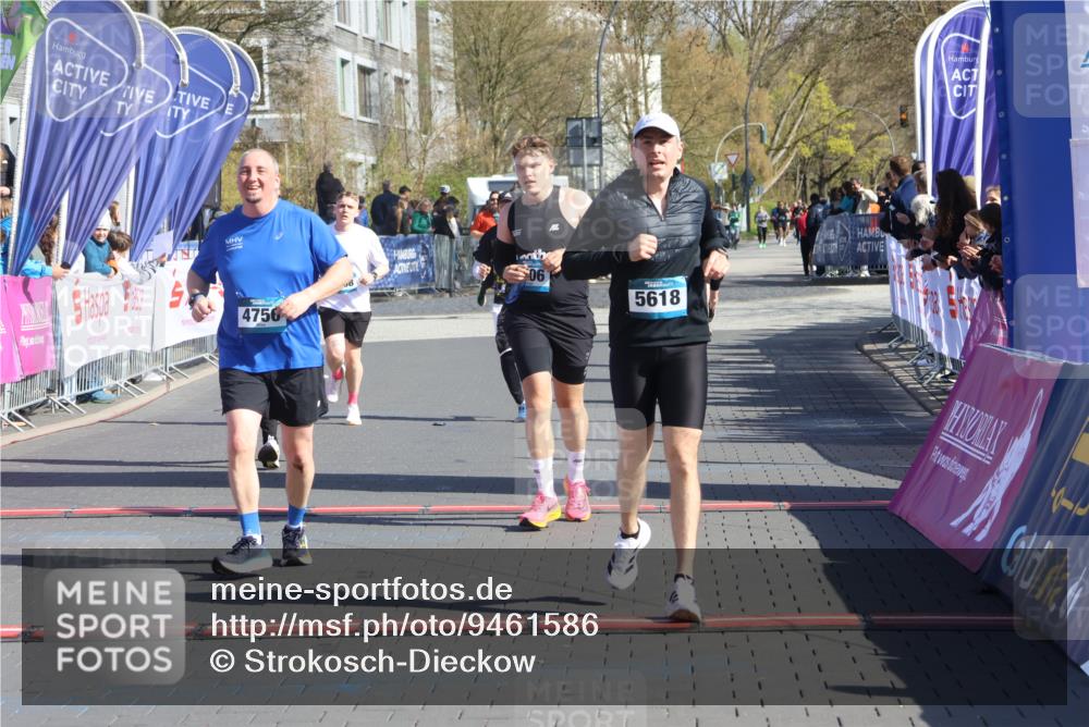 12.04.2026 - 45. Internationalen Wilhelmsburger Insellauf Strokosch-Dieckow http://msf.ph/oto/9461586 12.04.2026 10:51:38 Ziel 5618, 4756, 2506, 3996, 5608 meine-sportfotos.de