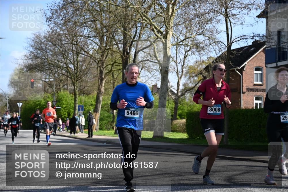 12.04.2026 - 45. Internationalen Wilhelmsburger Insellauf J. Mangold http://msf.ph/oto/9461587 12.04.2026 10:46:27 Ziel 5050, 5598, 3635, 4762, 5466, 2596, 3008, 4631, 2841, 5726, 5562, 3484, 4331, 3553, 3713, 3860, 5538, 4706, 4700, 5803, 2206, 5421, 5626, 3493, 3494, 3010, 3854, 2393, 2845, 2393, 2845, 3332, 3349, 4297, 3830, 3098, 5445 meine-sportfotos.de