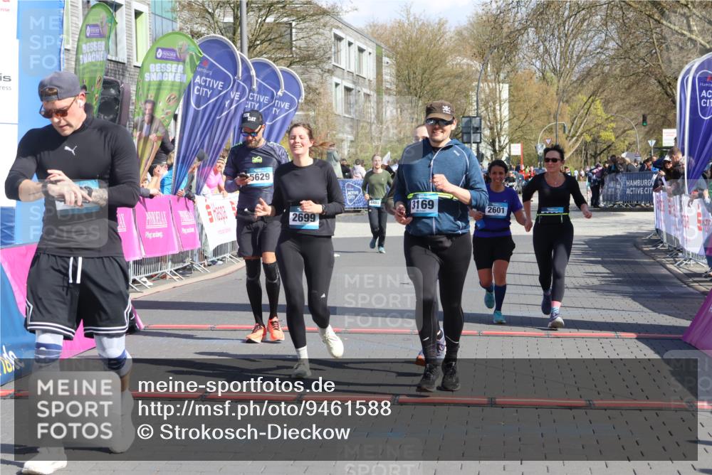 12.04.2026 - 45. Internationalen Wilhelmsburger Insellauf Strokosch-Dieckow http://msf.ph/oto/9461588 12.04.2026 11:09:33 Ziel 4406, 3169, 2699, 3005, 5629, 2620, 2601 meine-sportfotos.de