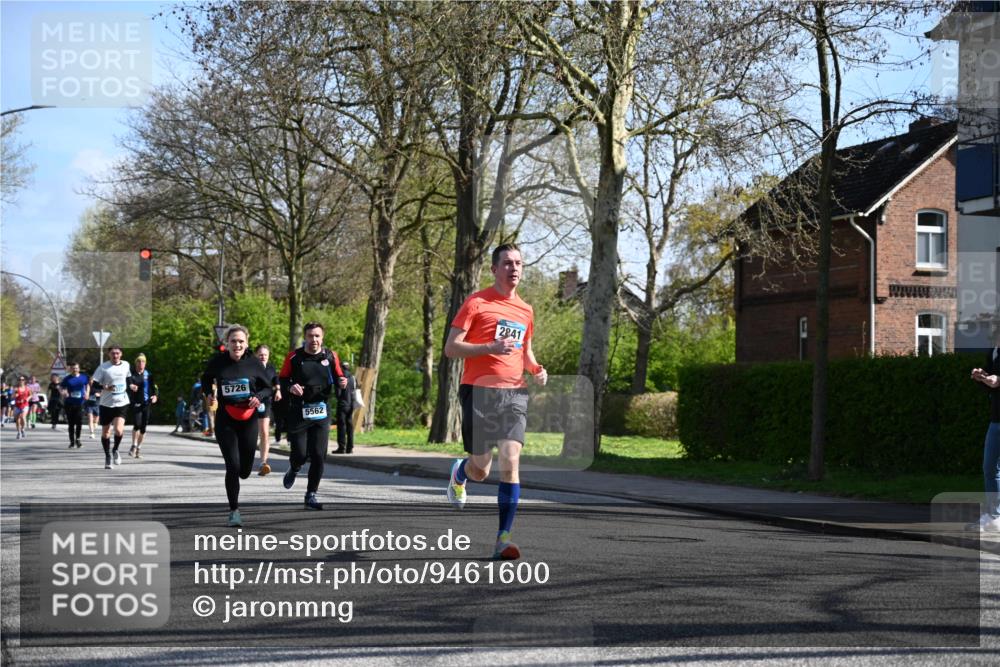 12.04.2026 - 45. Internationalen Wilhelmsburger Insellauf J. Mangold http://msf.ph/oto/9461600 12.04.2026 10:46:30 Ziel 3635, 4762, 5466, 2596, 3008, 4631, 2841, 5726, 5562, 3484, 4331, 3553, 3713, 3860, 5538, 4706, 4700, 4700, 5803, 2206, 5421, 5626, 3493, 3494, 3010, 3854, 2393, 2845, 3332, 3349, 4297, 3830, 3098, 5445, 4992, 3450 meine-sportfotos.de