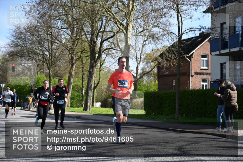 12.04.2026 - 45. Internationalen Wilhelmsburger Insellauf J. Mangold http://msf.ph/oto/9461605 12.04.2026 10:46:31 Ziel 3635, 4762, 5466, 2596, 3008, 4631, 2841, 5726, 5562, 3484, 4331, 3553, 3713, 3860, 5538, 4706, 4700, 5803, 5803, 2206, 5421, 5626, 3493, 3494, 3010, 3854, 2393, 2845, 3332, 3349, 4297, 3830, 3098, 5445, 4992, 3450 meine-sportfotos.de