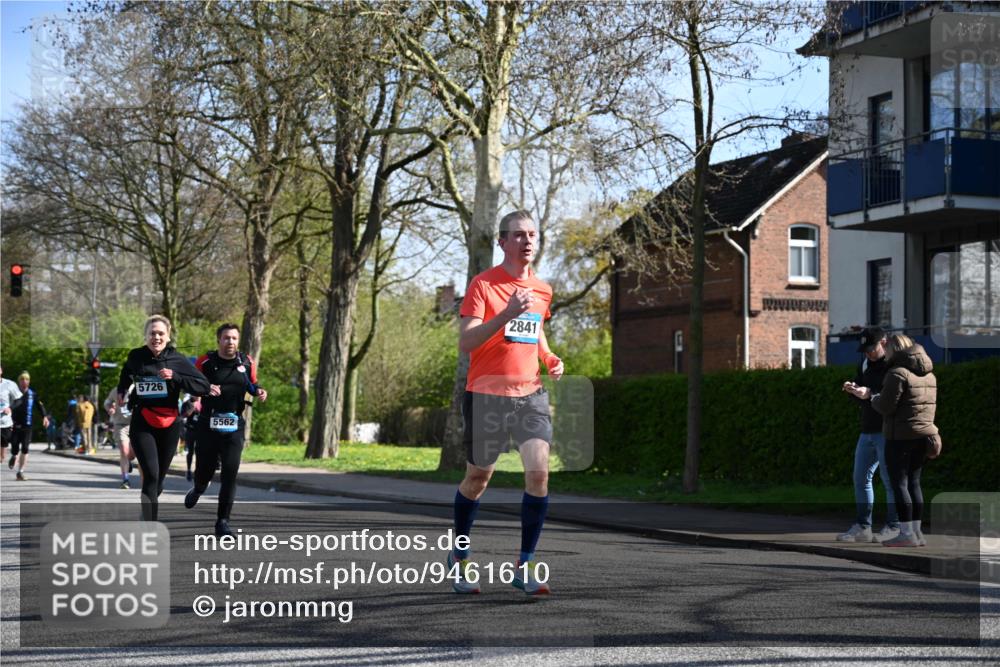 12.04.2026 - 45. Internationalen Wilhelmsburger Insellauf J. Mangold http://msf.ph/oto/9461610 12.04.2026 10:46:31 Ziel 3635, 4762, 5466, 2596, 3008, 4631, 2841, 5726, 5562, 3484, 4331, 3553, 3713, 3860, 5538, 4706, 4700, 5803, 5803, 2206, 5421, 5626, 3493, 3494, 3010, 3854, 2393, 2845, 3332, 3349, 4297, 3830, 3098, 5445, 4992, 3450 meine-sportfotos.de