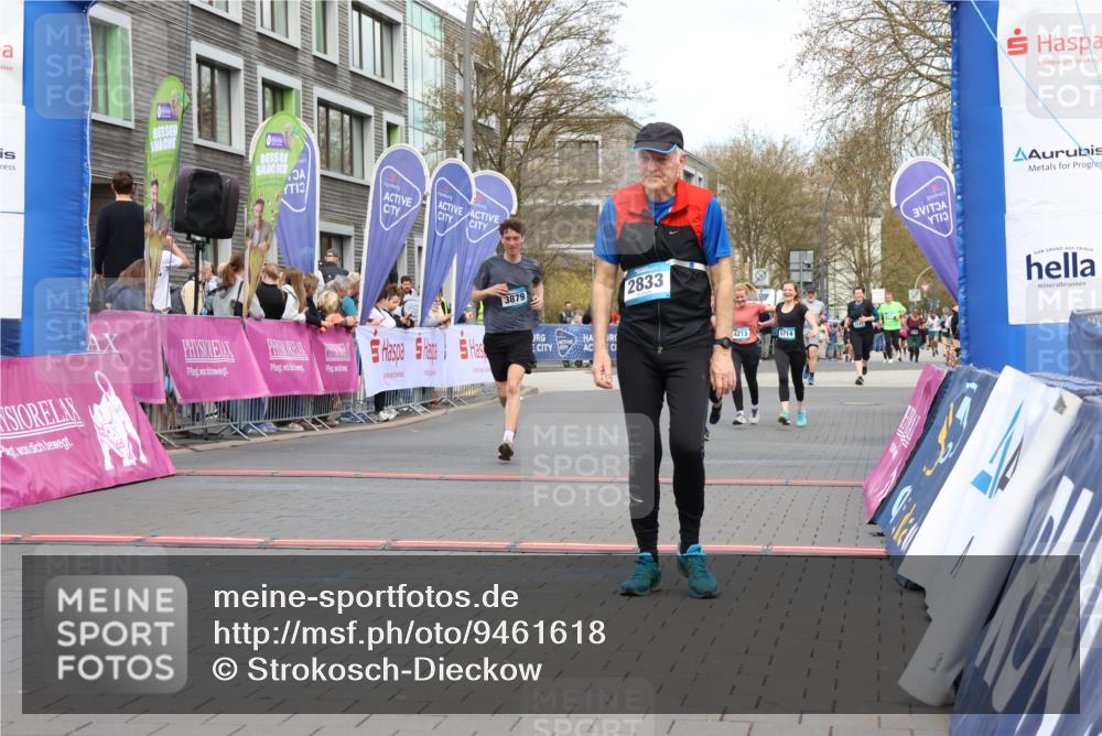 12.04.2026 - 45. Internationalen Wilhelmsburger Insellauf Strokosch-Dieckow http://msf.ph/oto/9461618 12.04.2026 13:18:33 Ziel 4487, 2833, 3879, 3630, 5714, 4213 meine-sportfotos.de