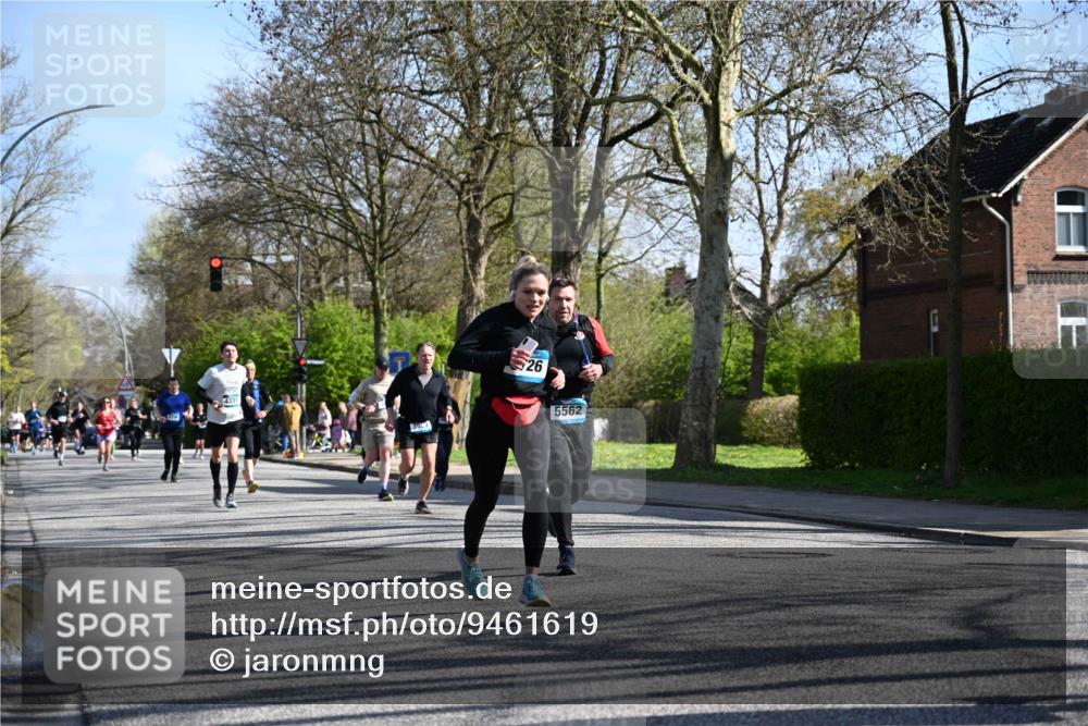 12.04.2026 - 45. Internationalen Wilhelmsburger Insellauf J. Mangold http://msf.ph/oto/9461619 12.04.2026 10:46:32 Ziel 3635, 4762, 5466, 2596, 3008, 4631, 2841, 5726, 5562, 3484, 4331, 3553, 3713, 3860, 5538, 4706, 4700, 5803, 2206, 5421, 5626, 3493, 3494, 3010, 3854, 2393, 2845, 3332, 3349, 4297, 3830, 3098, 5445, 4992, 3450, 5054 meine-sportfotos.de