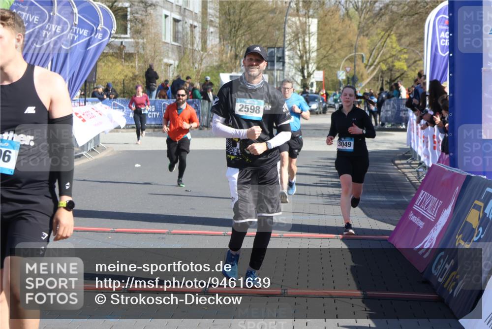 12.04.2026 - 45. Internationalen Wilhelmsburger Insellauf Strokosch-Dieckow http://msf.ph/oto/9461639 12.04.2026 10:51:44 Ziel 3996, 5608, 2598, 3049, 4263 meine-sportfotos.de