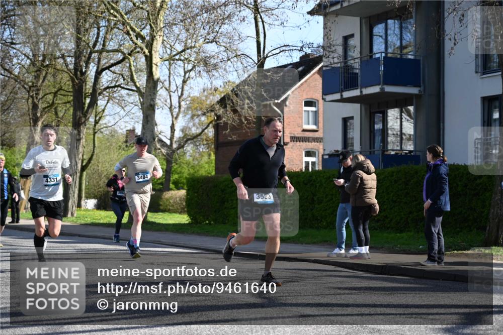 12.04.2026 - 45. Internationalen Wilhelmsburger Insellauf J. Mangold http://msf.ph/oto/9461640 12.04.2026 10:46:35 Ziel 3635, 4762, 5466, 2596, 3008, 4631, 2841, 5726, 5562, 3484, 4331, 3553, 3713, 3860, 5538, 4706, 4700, 5803, 2206, 5421, 5626, 5421, 5626, 3493, 3494, 3010, 3854, 2393, 2845, 3332, 3349, 4297, 3830, 3830, 3098, 5445, 4992, 3450, 5054 meine-sportfotos.de