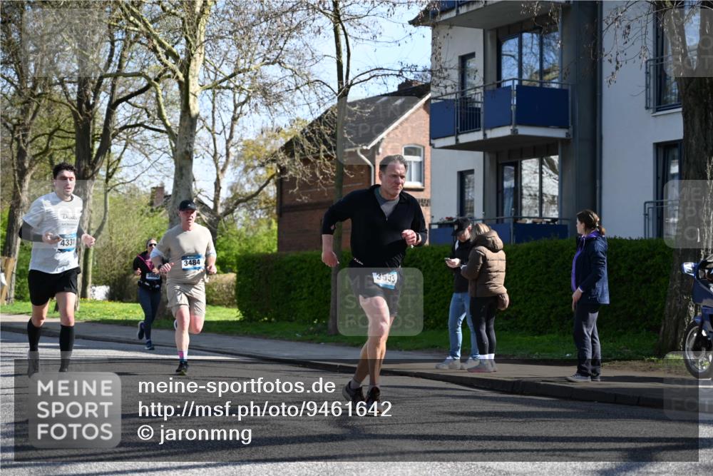 12.04.2026 - 45. Internationalen Wilhelmsburger Insellauf J. Mangold http://msf.ph/oto/9461642 12.04.2026 10:46:36 Ziel 5466, 2596, 3008, 4631, 2841, 5726, 5562, 3484, 4331, 3553, 3713, 3860, 5538, 4706, 4700, 5803, 2206, 5421, 5626, 3493, 3494, 3493, 3494, 3010, 3854, 2393, 2845, 3332, 3349, 4297, 3830, 3098, 5445, 4992, 3450, 5054 meine-sportfotos.de