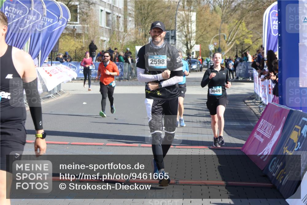 12.04.2026 - 45. Internationalen Wilhelmsburger Insellauf Strokosch-Dieckow http://msf.ph/oto/9461665 12.04.2026 10:51:44 Ziel 3996, 5608, 2598, 3049, 4263 meine-sportfotos.de