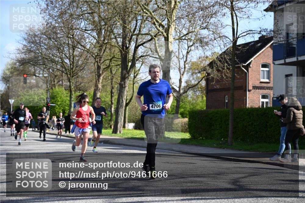 12.04.2026 - 45. Internationalen Wilhelmsburger Insellauf J. Mangold http://msf.ph/oto/9461666 12.04.2026 10:46:40 Ziel 2841, 5726, 5562, 3484, 4331, 3553, 3713, 3860, 5538, 4706, 4700, 5803, 2206, 5421, 5626, 3493, 3494, 3010, 3854, 2393, 2845, 3332, 3349, 3332, 3349, 4297, 3830, 3098, 5445, 4992, 3450, 5054 meine-sportfotos.de
