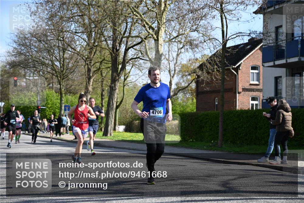 12.04.2026 - 45. Internationalen Wilhelmsburger Insellauf J. Mangold http://msf.ph/oto/9461668 12.04.2026 10:46:41 Ziel 2841, 5726, 5562, 3484, 4331, 3553, 3713, 3860, 5538, 4706, 4700, 5803, 2206, 5421, 5626, 3493, 3494, 3010, 3854, 2393, 2845, 3332, 3349, 4297, 4297, 3830, 3098, 5445, 4992, 4992, 3450, 5054 meine-sportfotos.de