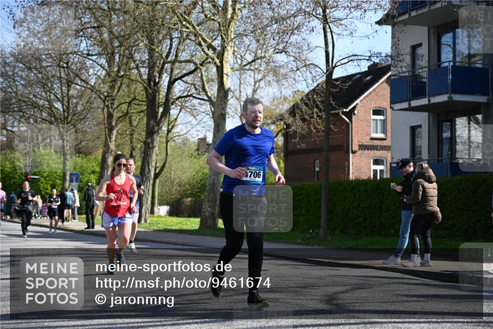 12.04.2026 - 45. Internationalen Wilhelmsburger Insellauf J. Mangold http://msf.ph/oto/9461674 12.04.2026 10:46:41 Ziel 2841, 5726, 5562, 3484, 4331, 3553, 3713, 3860, 5538, 4706, 4700, 5803, 2206, 5421, 5626, 3493, 3494, 3010, 3854, 2393, 2845, 3332, 3349, 4297, 4297, 3830, 3098, 5445, 4992, 4992, 3450, 5054 meine-sportfotos.de
