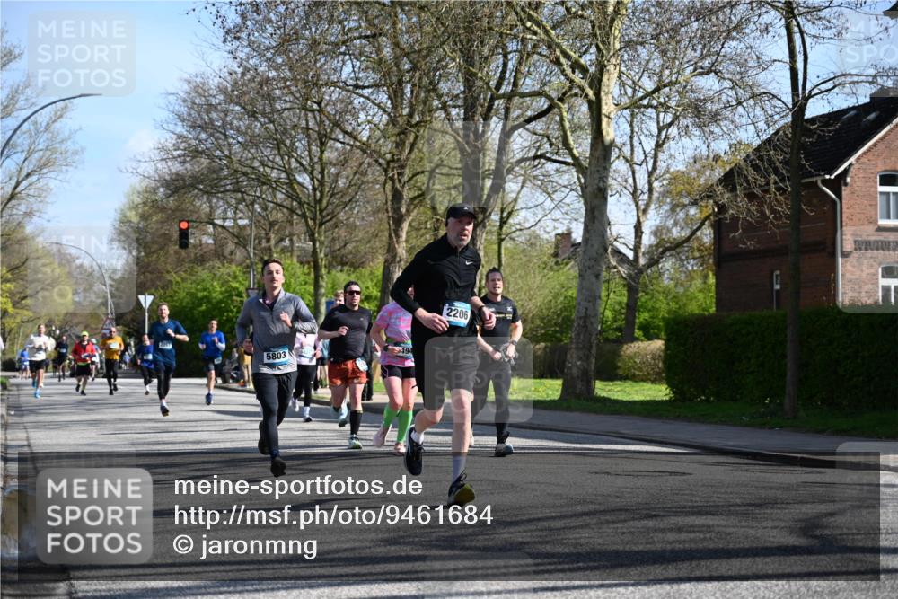 12.04.2026 - 45. Internationalen Wilhelmsburger Insellauf J. Mangold http://msf.ph/oto/9461684 12.04.2026 10:46:45 Ziel 5562, 3484, 4331, 3553, 3713, 3860, 5538, 4706, 4700, 5803, 2206, 5421, 5626, 3493, 3494, 3010, 3854, 2393, 2845, 3332, 3349, 4297, 3830, 3098, 5445, 4992, 3450, 5054 meine-sportfotos.de