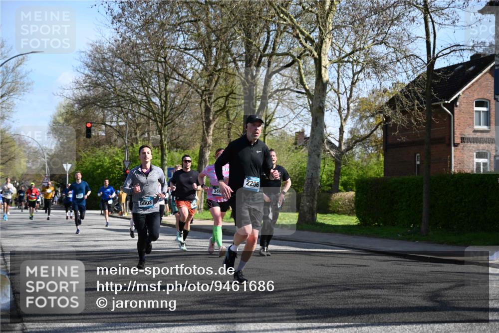 12.04.2026 - 45. Internationalen Wilhelmsburger Insellauf J. Mangold http://msf.ph/oto/9461686 12.04.2026 10:46:45 Ziel 5562, 3484, 4331, 3553, 3713, 3860, 5538, 4706, 4700, 5803, 2206, 5421, 5626, 3493, 3494, 3010, 3854, 2393, 2845, 3332, 3349, 4297, 3830, 3098, 5445, 4992, 3450, 5054 meine-sportfotos.de