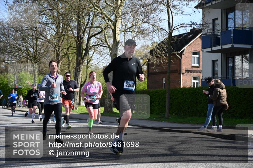 12.04.2026 - 45. Internationalen Wilhelmsburger Insellauf J. Mangold http://msf.ph/oto/9461698 12.04.2026 10:46:46 Ziel 3484, 4331, 3553, 3713, 3860, 5538, 4706, 4700, 5803, 2206, 5421, 5626, 3493, 3494, 3010, 3854, 2393, 2845, 3332, 3349, 4297, 3830, 3098, 5445, 4992, 3450, 5054 meine-sportfotos.de