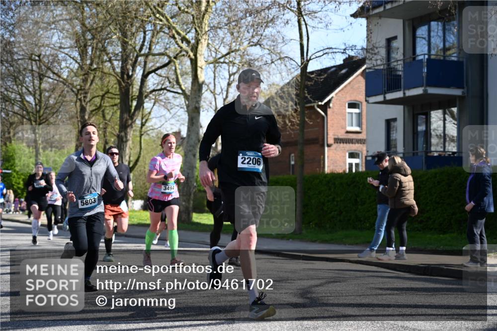 12.04.2026 - 45. Internationalen Wilhelmsburger Insellauf J. Mangold http://msf.ph/oto/9461702 12.04.2026 10:46:46 Ziel 3484, 4331, 3553, 3713, 3860, 5538, 4706, 4700, 5803, 2206, 5421, 5626, 3493, 3494, 3010, 3854, 2393, 2845, 3332, 3349, 4297, 3830, 3098, 5445, 4992, 3450, 5054 meine-sportfotos.de