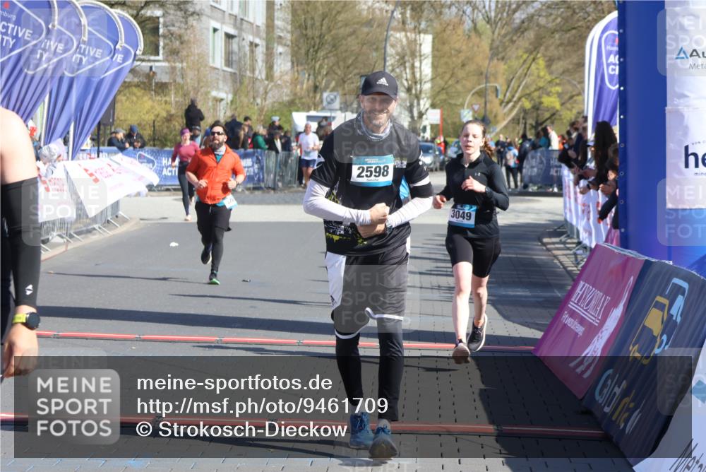 12.04.2026 - 45. Internationalen Wilhelmsburger Insellauf Strokosch-Dieckow http://msf.ph/oto/9461709 12.04.2026 10:51:44 Ziel 3996, 5608, 2598, 3049, 4263 meine-sportfotos.de
