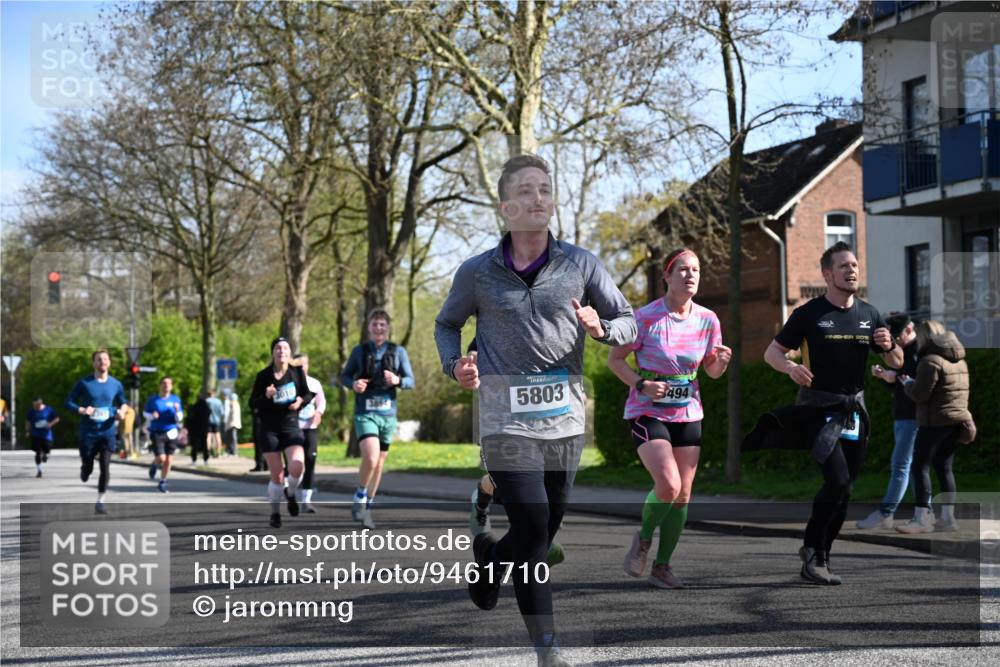 12.04.2026 - 45. Internationalen Wilhelmsburger Insellauf J. Mangold http://msf.ph/oto/9461710 12.04.2026 10:46:47 Ziel 3484, 4331, 3553, 3713, 3860, 5538, 4706, 4700, 5803, 2206, 5421, 5626, 3493, 3494, 3010, 3854, 2393, 2845, 3332, 3349, 4297, 3830, 3830, 3098, 5445, 4992, 3450, 5054 meine-sportfotos.de