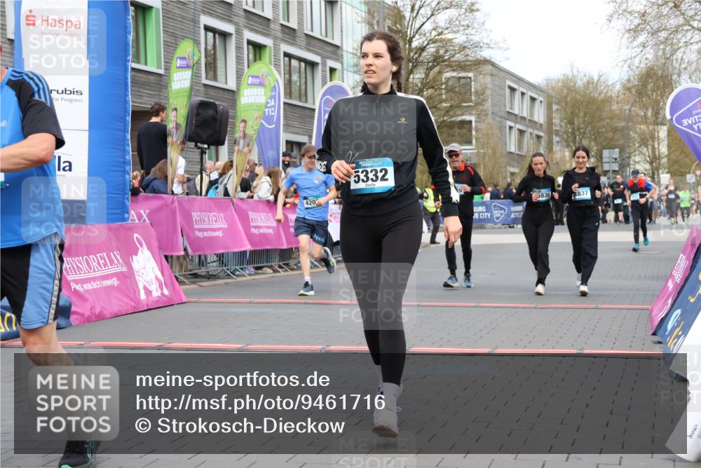 12.04.2026 - 45. Internationalen Wilhelmsburger Insellauf Strokosch-Dieckow http://msf.ph/oto/9461716 12.04.2026 13:18:24 Ziel 5465, 4998, 5332, 4203, 4202, 5836, 2759 meine-sportfotos.de