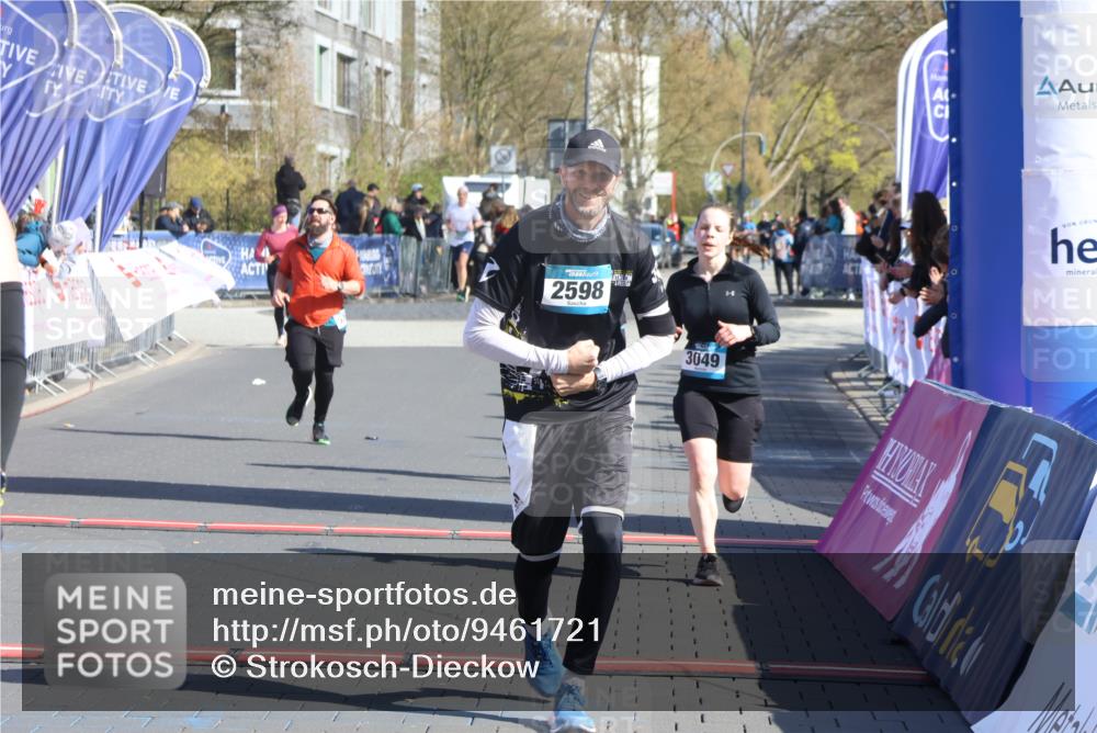 12.04.2026 - 45. Internationalen Wilhelmsburger Insellauf Strokosch-Dieckow http://msf.ph/oto/9461721 12.04.2026 10:51:45 Ziel 3996, 5608, 2598, 3049, 4263, 5769 meine-sportfotos.de