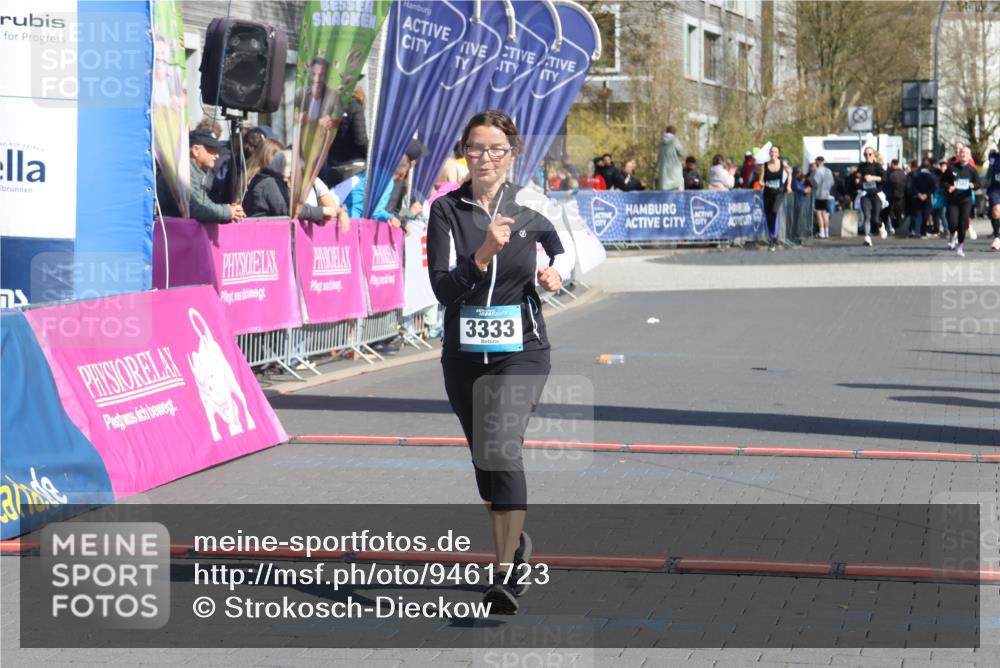 12.04.2026 - 45. Internationalen Wilhelmsburger Insellauf Strokosch-Dieckow http://msf.ph/oto/9461723 12.04.2026 11:09:46 Ziel 3333 meine-sportfotos.de
