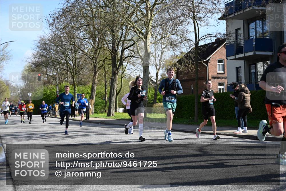 12.04.2026 - 45. Internationalen Wilhelmsburger Insellauf J. Mangold http://msf.ph/oto/9461725 12.04.2026 10:46:49 Ziel 3713, 3860, 5538, 4706, 4700, 5803, 2206, 5421, 5626, 3493, 3494, 3010, 3854, 2393, 2845, 3332, 3349, 4297, 3830, 3098, 5445, 3098, 5445, 4992, 3450, 5054, 2358, 4932 meine-sportfotos.de