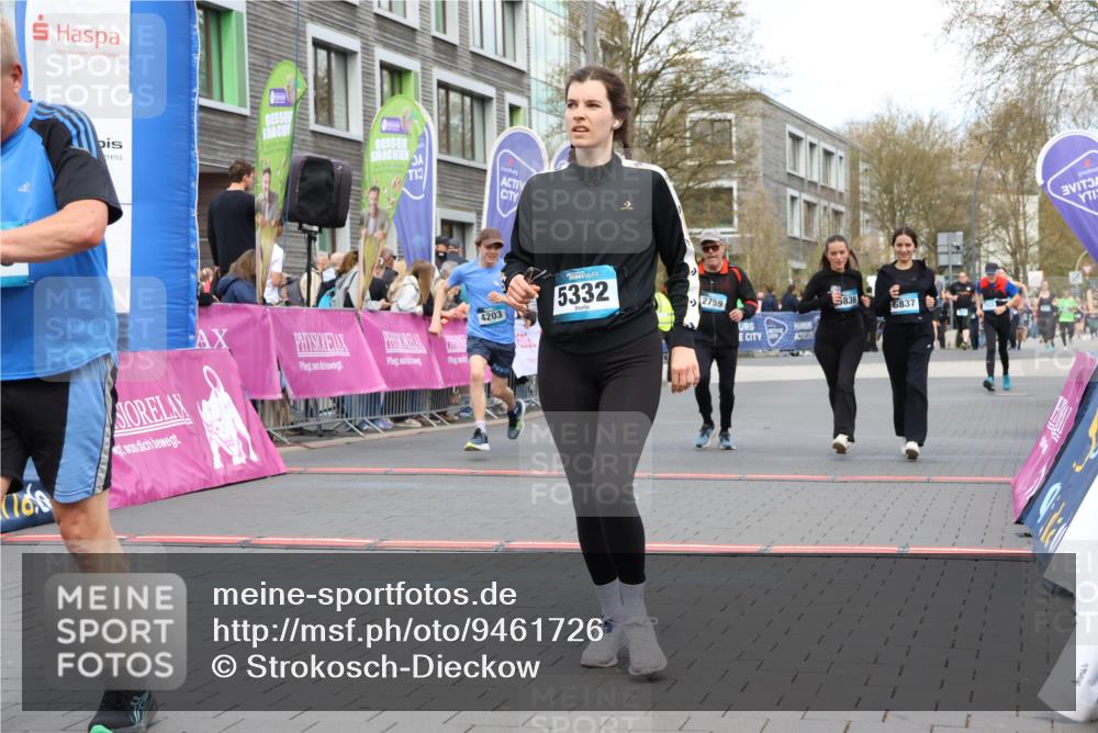 12.04.2026 - 45. Internationalen Wilhelmsburger Insellauf Strokosch-Dieckow http://msf.ph/oto/9461726 12.04.2026 13:18:24 Ziel 5465, 4998, 5332, 4203, 4202, 5836, 2759 meine-sportfotos.de