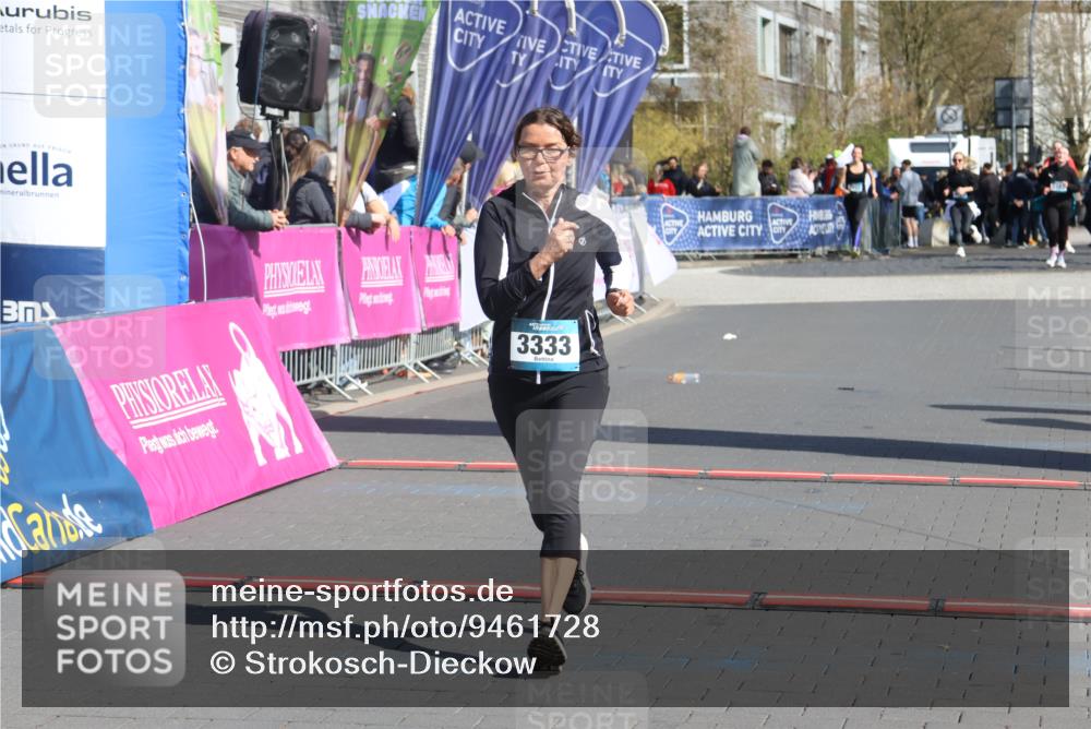 12.04.2026 - 45. Internationalen Wilhelmsburger Insellauf Strokosch-Dieckow http://msf.ph/oto/9461728 12.04.2026 11:09:46 Ziel 3333 meine-sportfotos.de