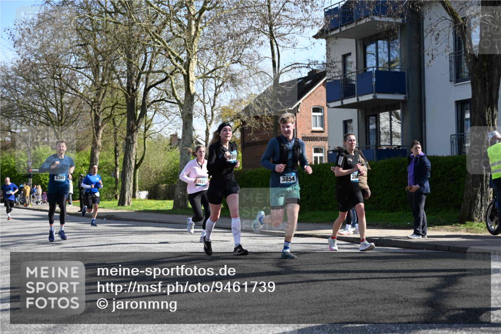 12.04.2026 - 45. Internationalen Wilhelmsburger Insellauf J. Mangold http://msf.ph/oto/9461739 12.04.2026 10:46:49 Ziel 3713, 3860, 5538, 4706, 4700, 5803, 2206, 5421, 5626, 3493, 3494, 3010, 3854, 2393, 2845, 3332, 3349, 4297, 3830, 3098, 5445, 3098, 5445, 4992, 3450, 5054, 2358, 4932 meine-sportfotos.de