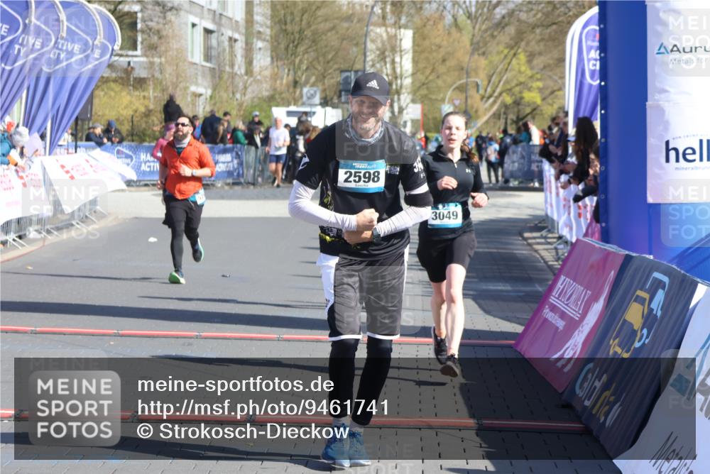 12.04.2026 - 45. Internationalen Wilhelmsburger Insellauf Strokosch-Dieckow http://msf.ph/oto/9461741 12.04.2026 10:51:45 Ziel 3996, 5608, 2598, 3049, 4263, 5769 meine-sportfotos.de