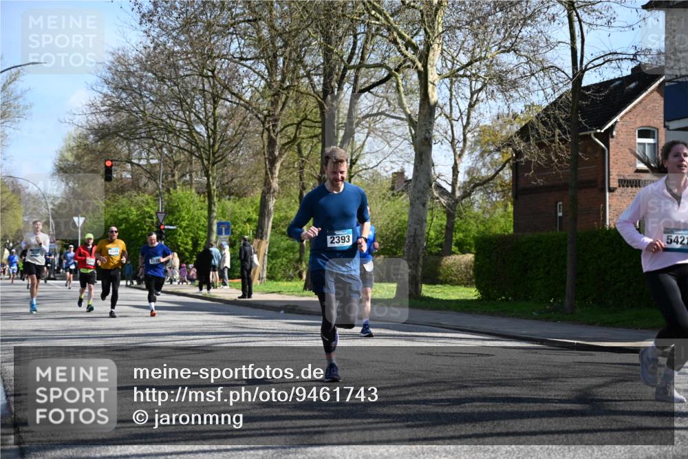 12.04.2026 - 45. Internationalen Wilhelmsburger Insellauf J. Mangold http://msf.ph/oto/9461743 12.04.2026 10:46:51 Ziel 3860, 5538, 4706, 4700, 5803, 2206, 5421, 5626, 3493, 3494, 3010, 3854, 2393, 2845, 3332, 3349, 4297, 3830, 3098, 5445, 4992, 3450, 5054, 2358, 4932 meine-sportfotos.de