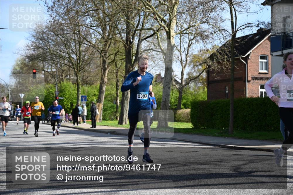 12.04.2026 - 45. Internationalen Wilhelmsburger Insellauf J. Mangold http://msf.ph/oto/9461747 12.04.2026 10:46:51 Ziel 3860, 5538, 4706, 4700, 5803, 2206, 5421, 5626, 3493, 3494, 3010, 3854, 2393, 2845, 3332, 3349, 4297, 3830, 3098, 5445, 4992, 3450, 5054, 2358, 4932 meine-sportfotos.de